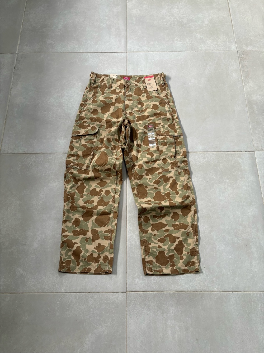 Levi's Men's Camo Cargo Pants in Brown and Tan
